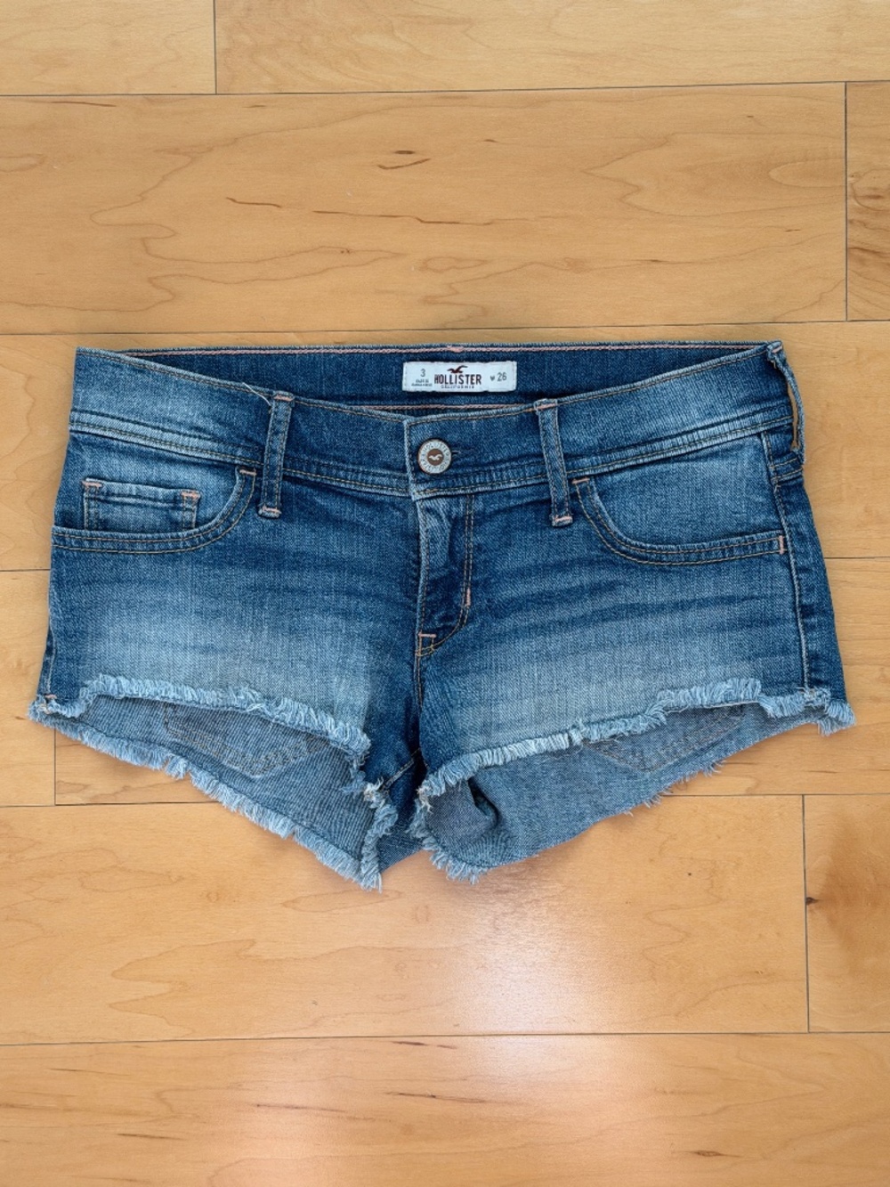 Hollister~Denim Low Rise Cut-off Shorts~Size 3~Waist 26